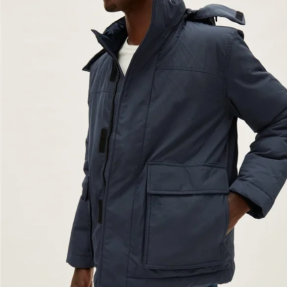 Everlane Men’s Renew Short Parka - Picture 6 of 10